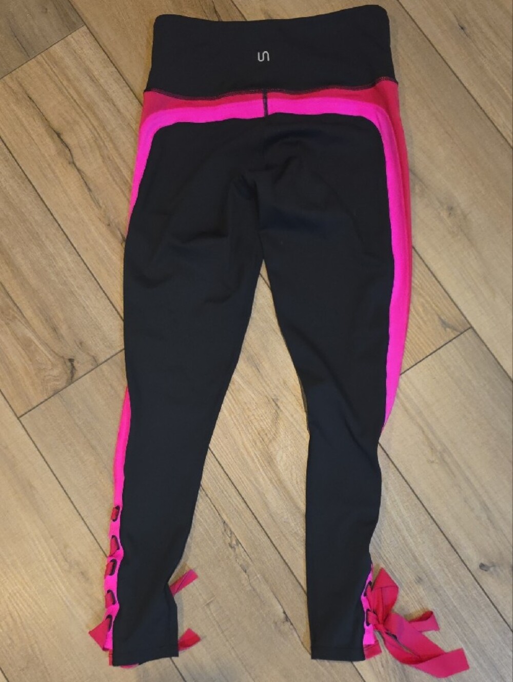 Urban Savage Lace-Up Leggings Size Small - Picture 3 of 5